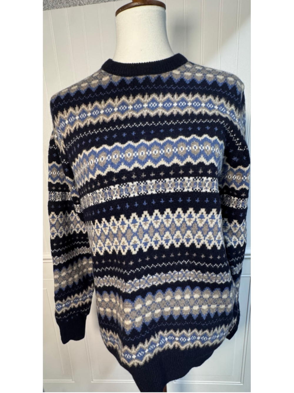 Men’s Barbour Fair Isle Crew Neck Sweater Size S Blue Grey